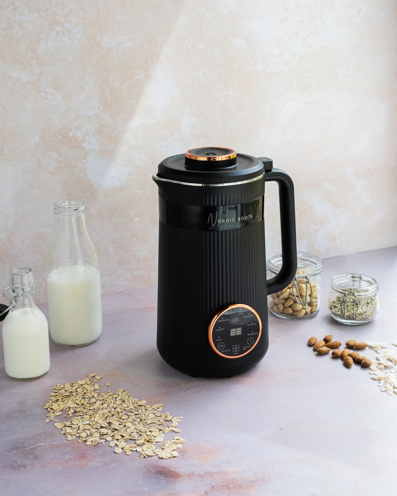 Black oat milk maker